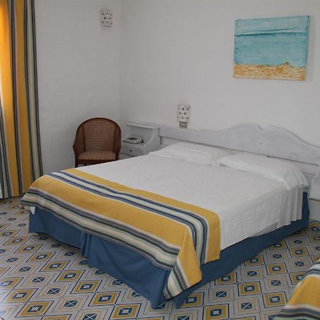 Hotel Tre Botti Baja Sardinia Zewnętrze zdjęcie