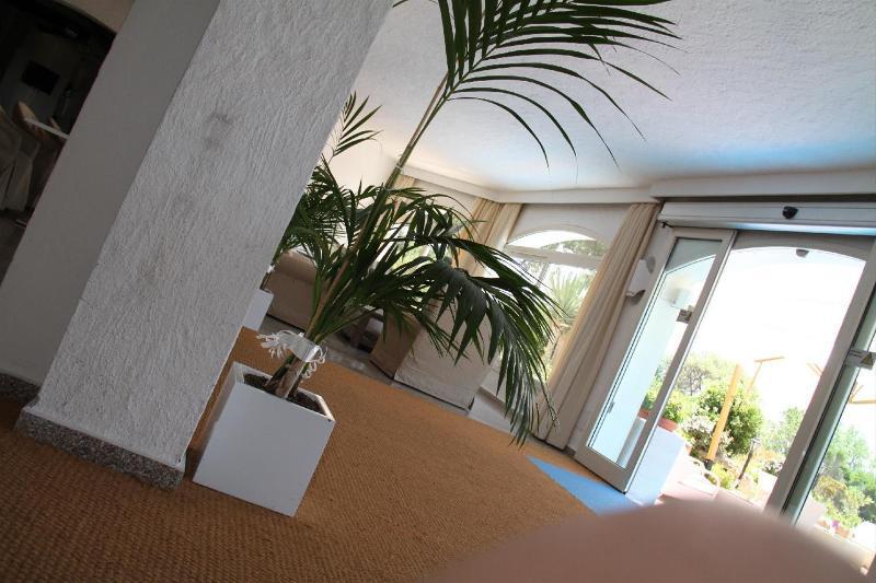 Hotel Tre Botti Baja Sardinia Zewnętrze zdjęcie